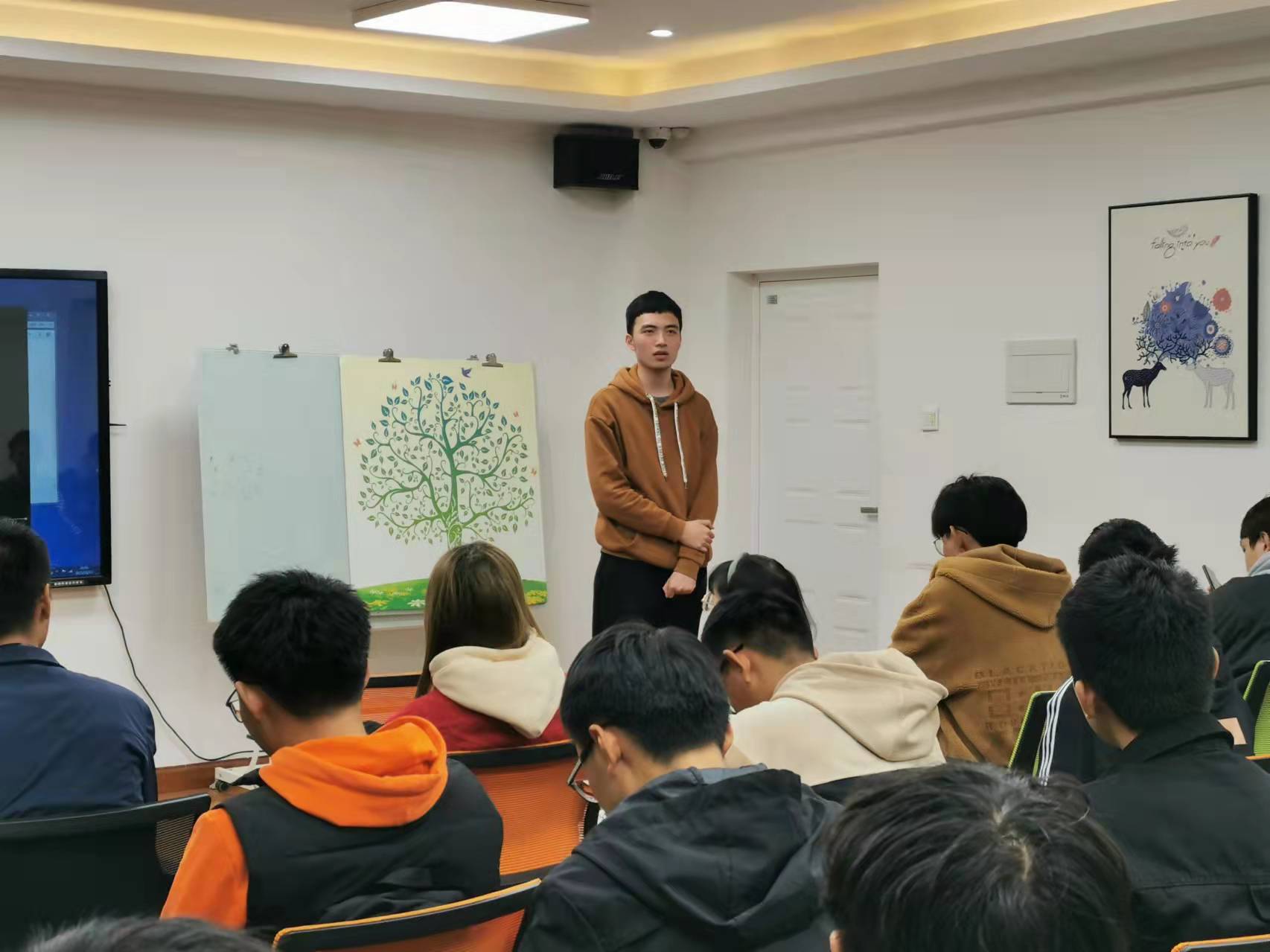 1636844342117119.jpg 1636844342117119.jpg