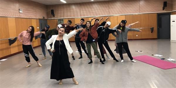 1540046284103297.jpg B414D83970A6B724F1002C9D8AEDEC1E.jpg