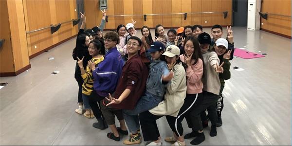 1540046299190071.jpg 4A56A1F91A86A55FE12D3871E1213014.jpg