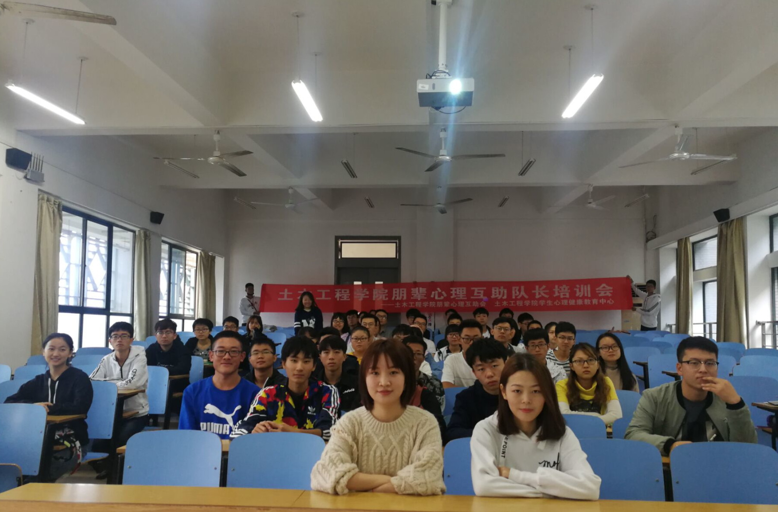 1542896517863819.jpg 1542896517863819.jpg