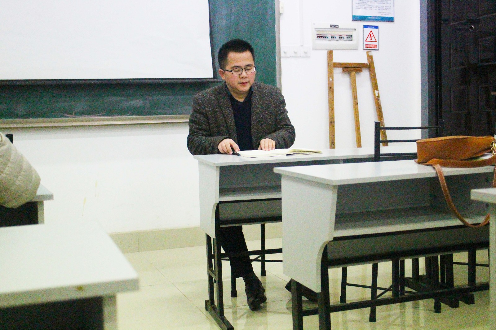 1551927416398517.jpg 1551927416398517.jpg